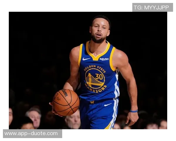 库里回应关键进攻犯规事件称自己只是正常挥臂防守者侵犯了我的空间